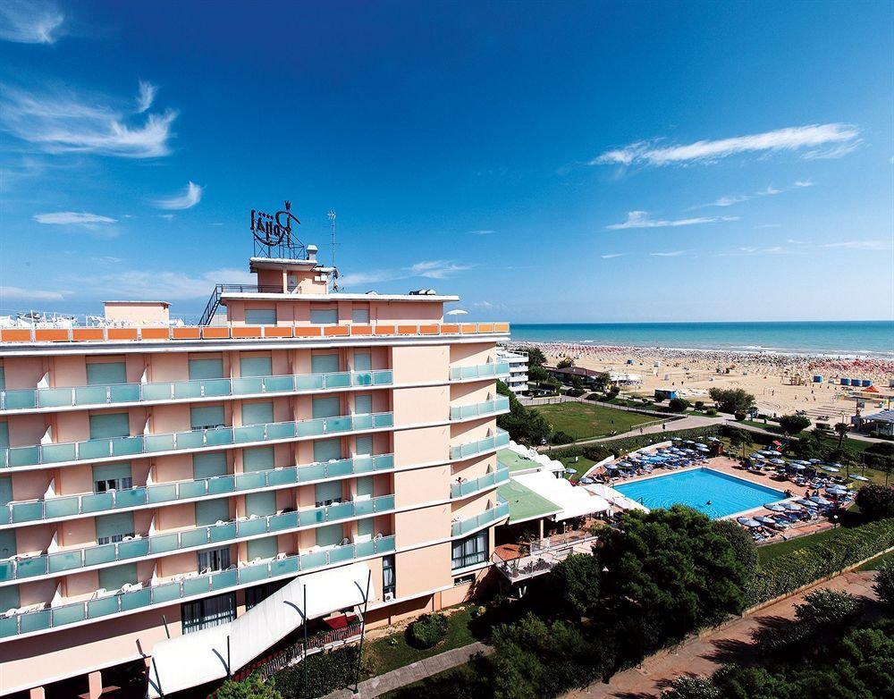 Hotel Royal Bibione Exterior photo