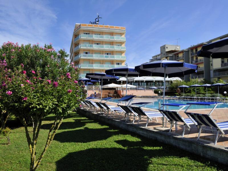 Hotel Royal Bibione Exterior photo