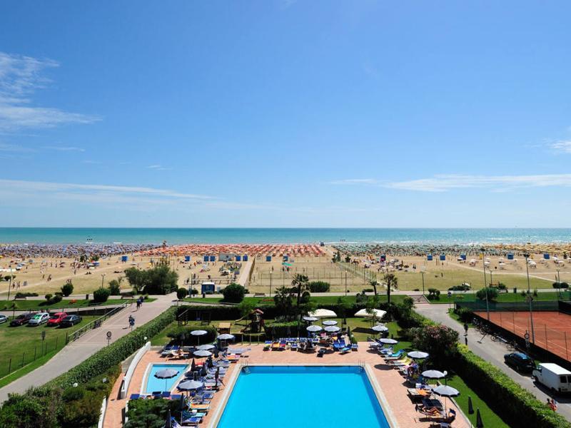 Hotel Royal Bibione Exterior photo